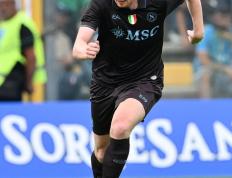 28circle-关于意甲倒计时；那不勒斯清晨内部沟通；细节引发关注；赛场秩序良好；轮换策略成焦点的信息