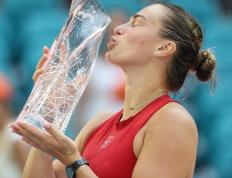 28quan-包含阿扎伦卡在巴塞罗那比赛中大胜，挺进下一轮引发热议！的词条