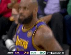 28圈- 塔图姆对位詹姆斯 