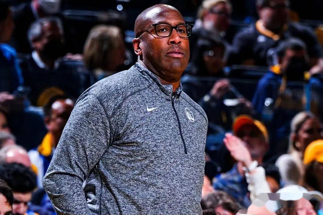 28圈- 田径夜战:岭北灰熊队鏖战云贵貔貅队,速度优势明显争冠格局再洗牌