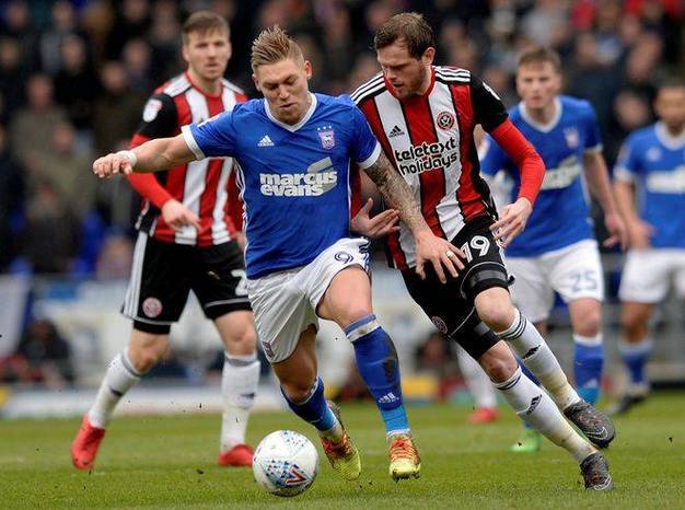 28circle- 游泳季后赛,中原海豚队与关中铁骑队强势横扫,VAR改判成焦点!中场绞杀压制对手