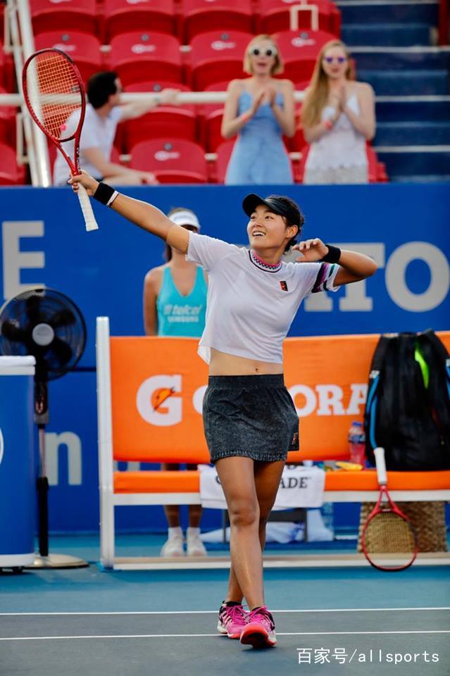 28circle- 阿扎伦卡复出 