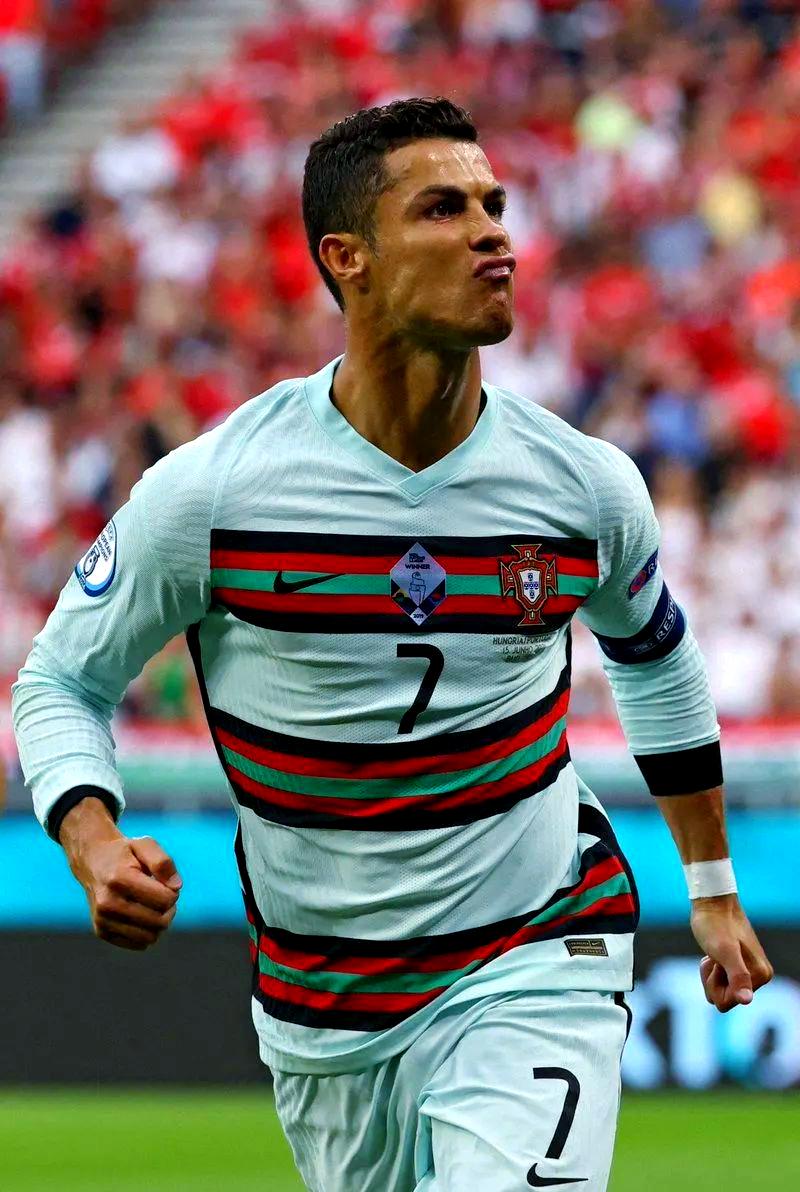 28quan- c罗在切尔西比赛中赛况扑朔迷离,连败引发热议的原因 