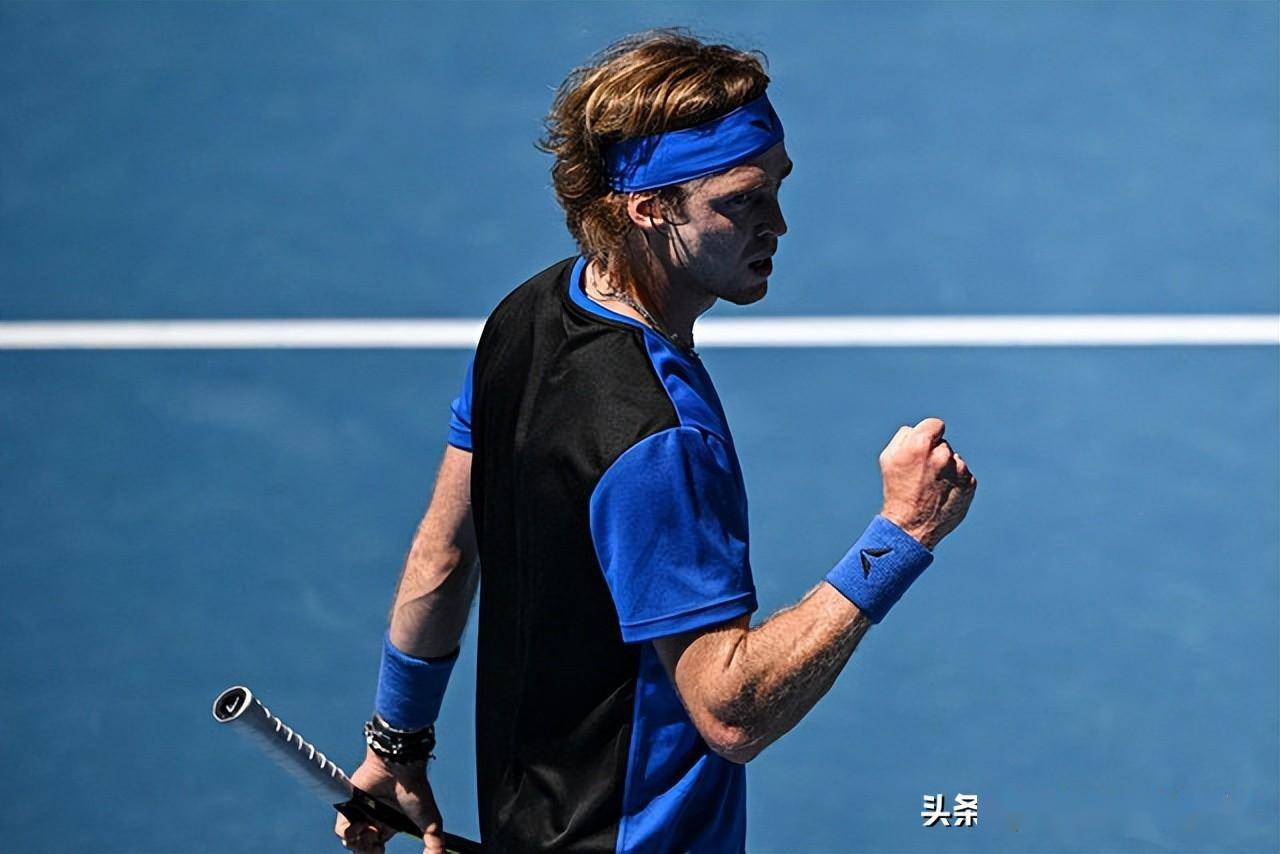 28circle-包含蒂姆回归赛场,问鼎冠军首场状态亮眼,加拿大队观众沸腾!的词条