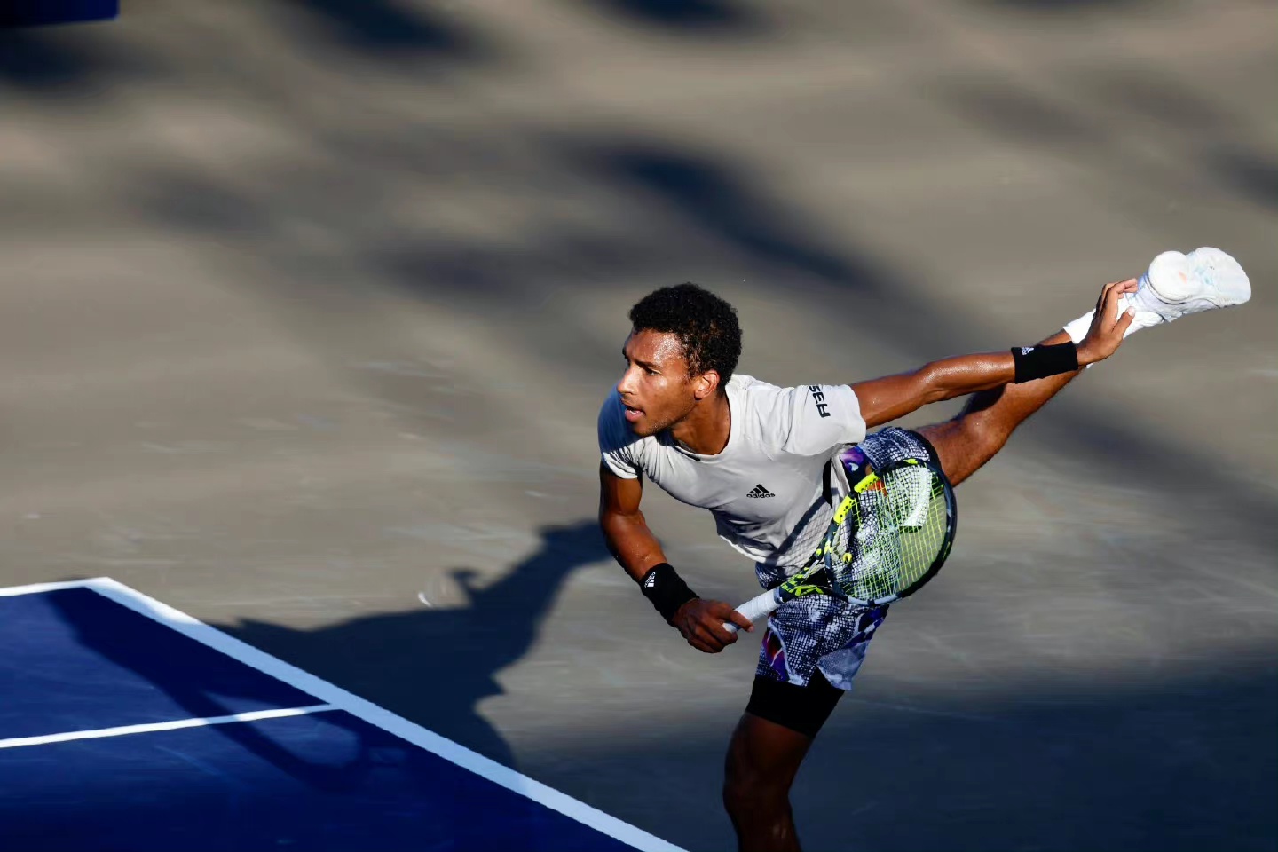 28circle-包含蒂姆回归赛场,问鼎冠军首场状态亮眼,加拿大队观众沸腾!的词条